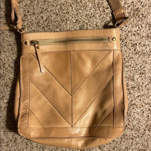 Lucky Brand Handbags - Lucky Brand Leather Crossbody Bag like new barely used